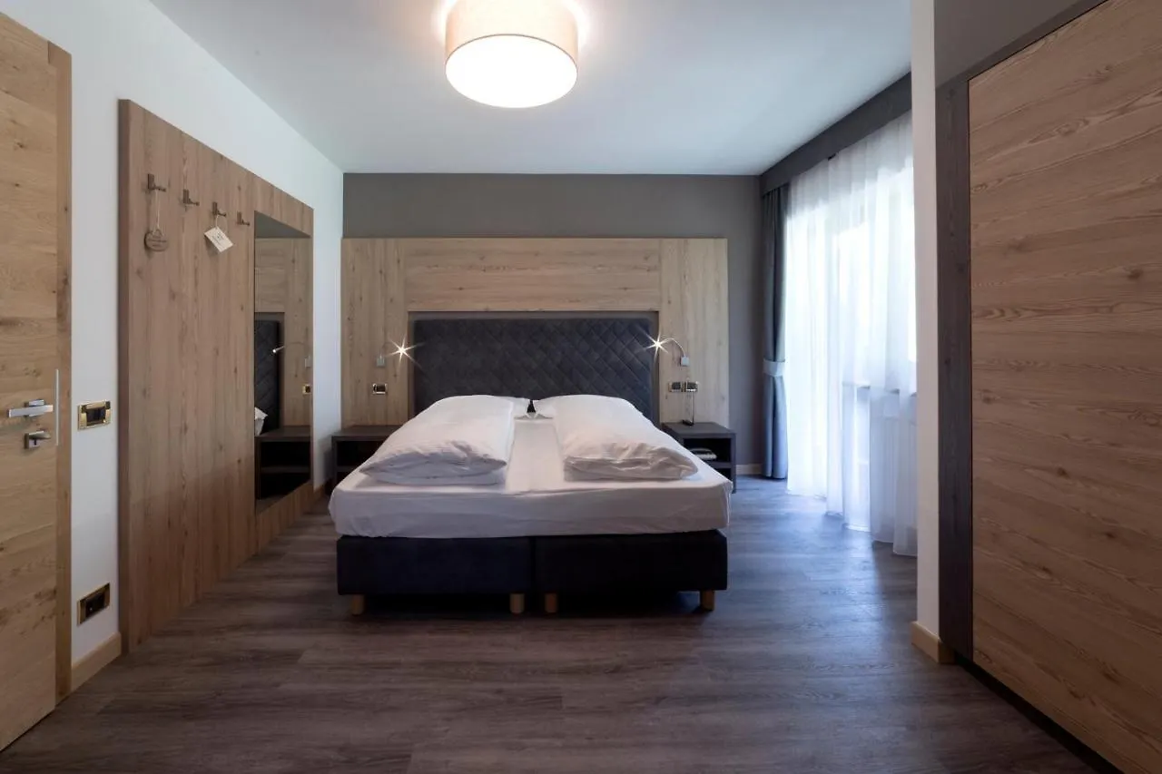 Hotel & Ristorante Baita Dovich Malga Ciapela 3*,