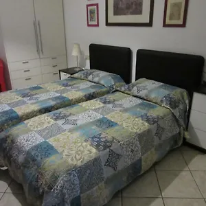 Nenna Habitación en casa particular Olbia